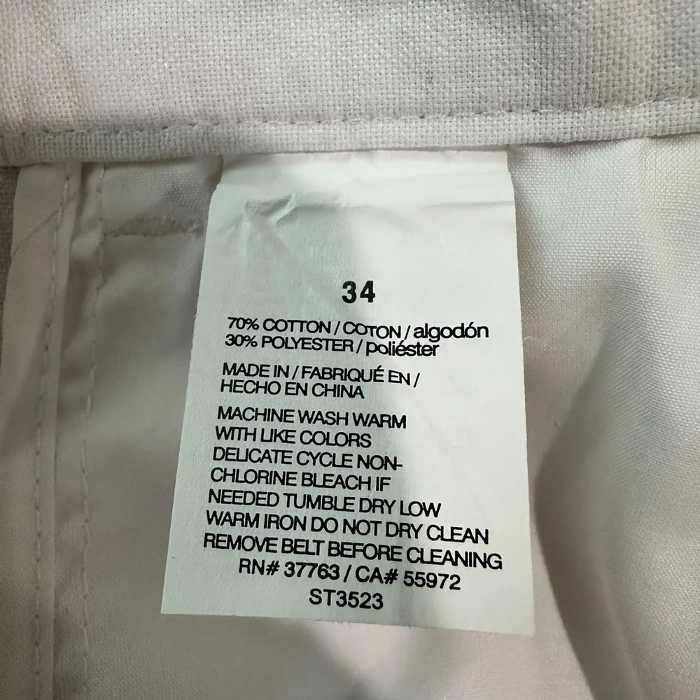 Savane Men’s Golf Shorts Size 34 Shark Print